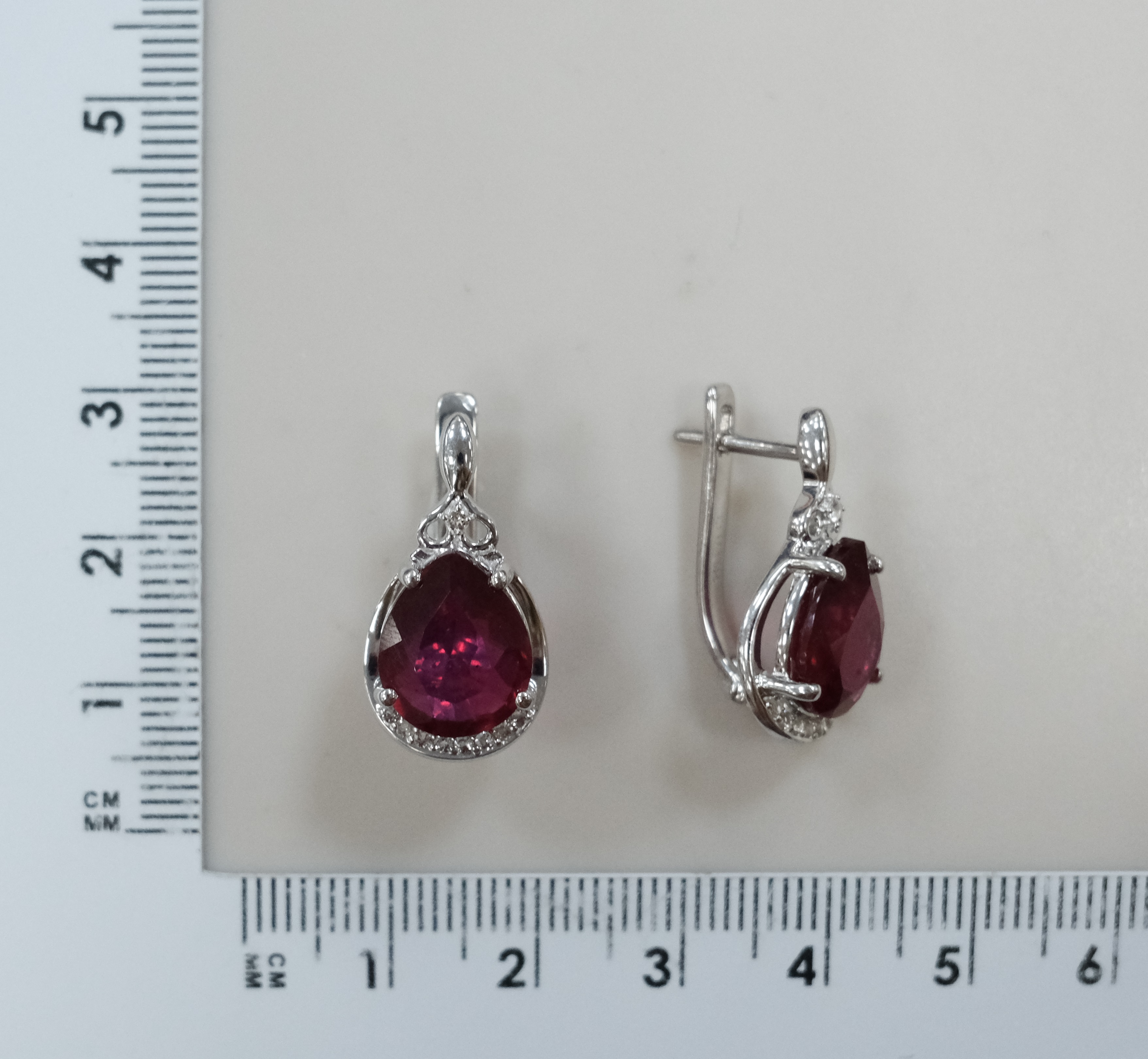 Серебряные серьги с рубинами